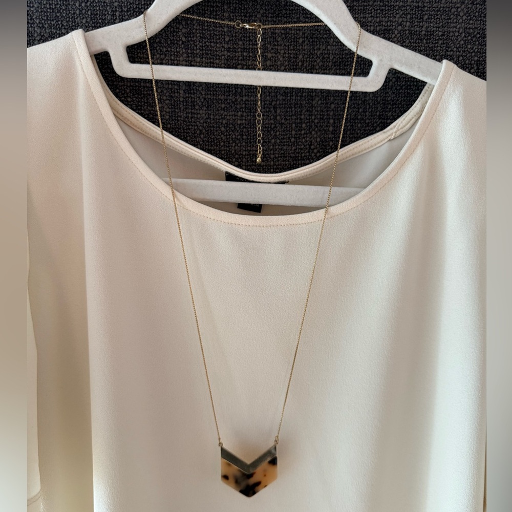 Chevron Tortoise Pattern Necklace - Picture 3 of 5